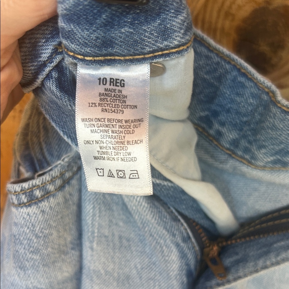 Women’s Aeropostale High-rise, super wide leg, light-washed, distressed jeans 10 - Picture 8 of 12
